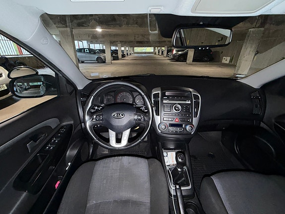 Kia Ceed 10 of 13