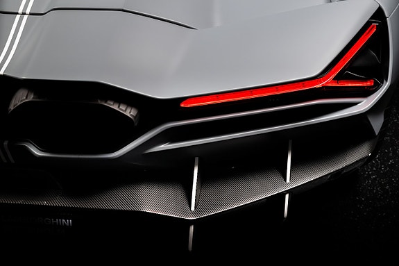 Lamborghini Revuelto 15 of 26