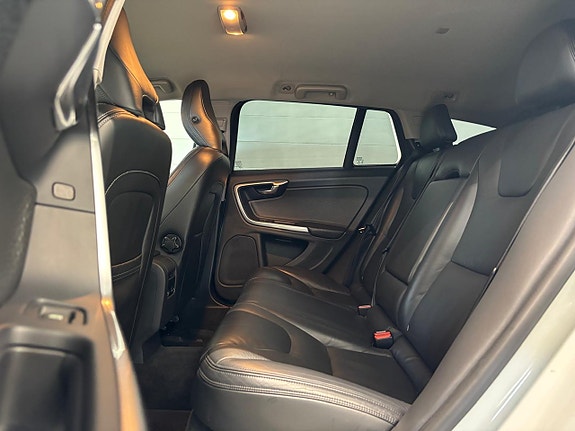 Volvo V60 18 of 24