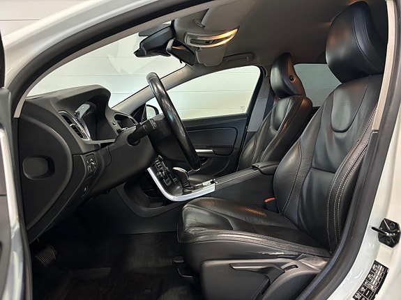Volvo V60 17 of 24