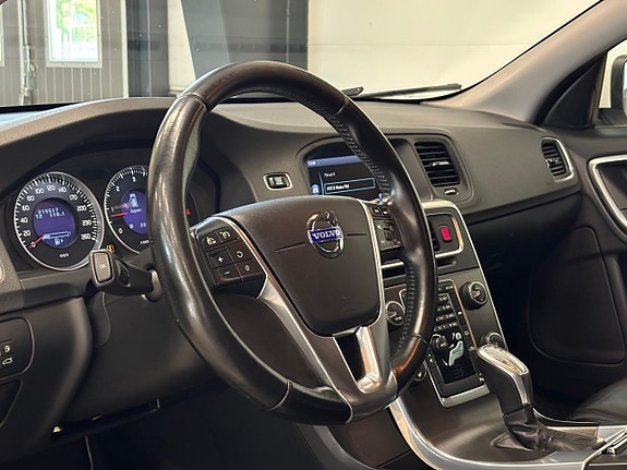 Volvo V60 8 of 24