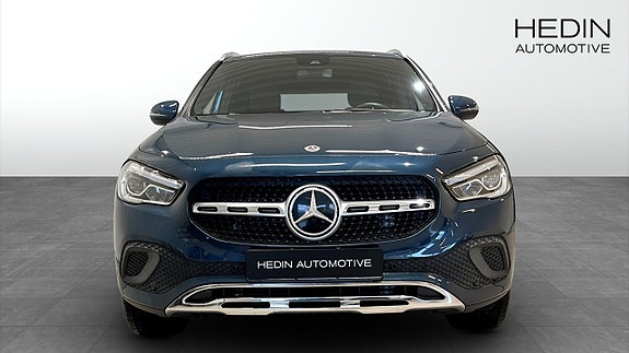 Mercedes-Benz GLA 200 3 of 12