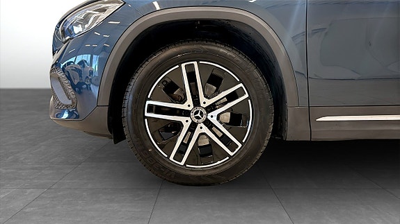 Mercedes-Benz GLA 200 9 of 12