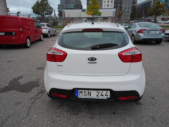 Kia Rio 8 of 10