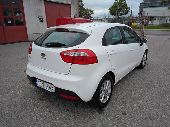 Kia Rio 3 of 10