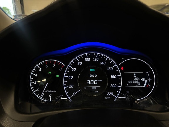 Nissan Note 13 of 21