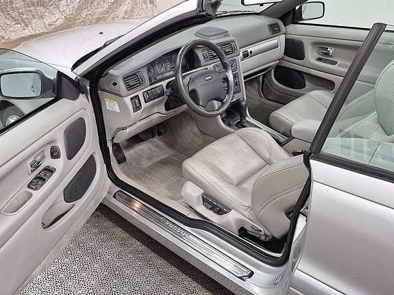 Volvo C70 8 of 10