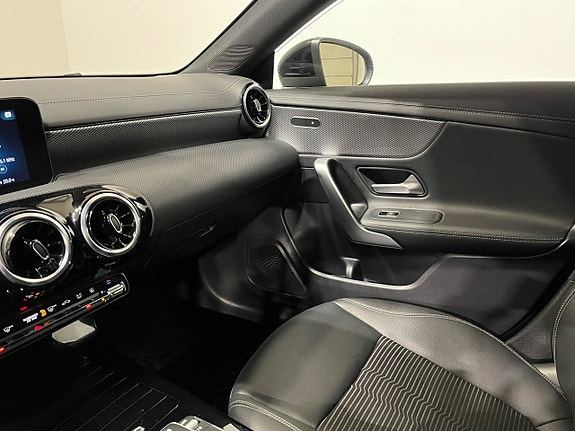 Mercedes-Benz CLA250 e 17 of 21