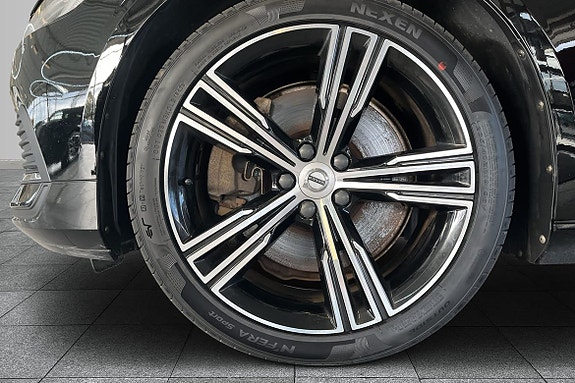 Volvo V60 8 of 16