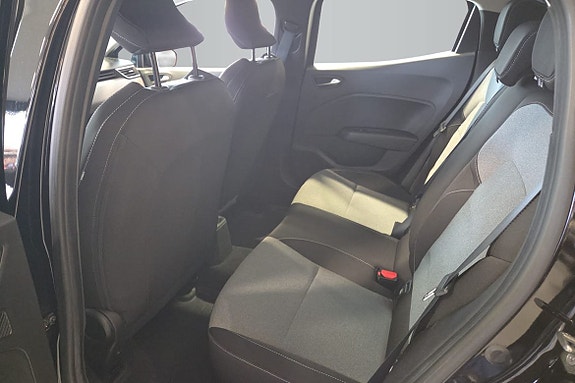 Renault Clio 11 of 13