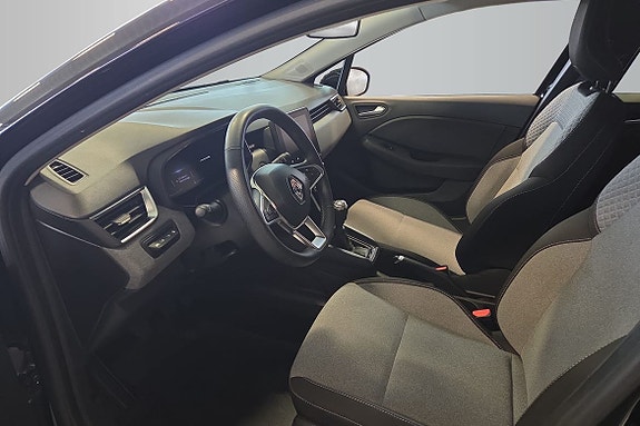 Renault Clio 10 of 13