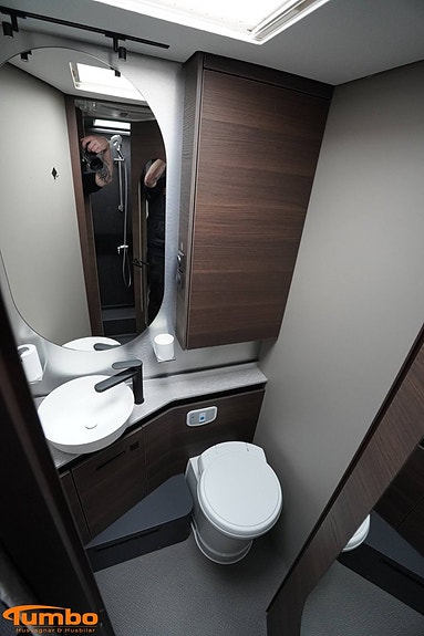 Adria SUPERSONIC 780 DC Alde Automat 2xAC 170hk MB 13 of 21