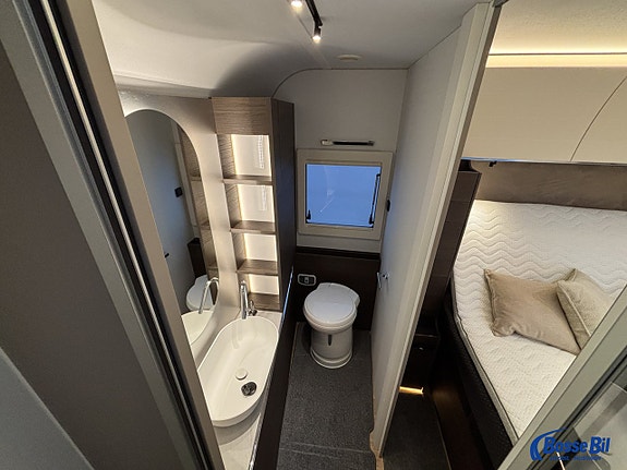Adria ALPINA 663 HT 23 of 27