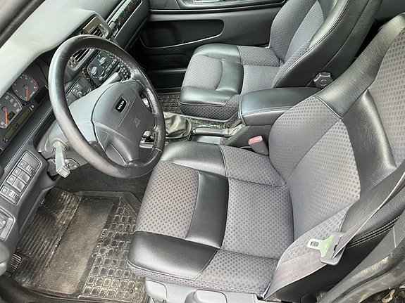 Volvo S70 2 of 7