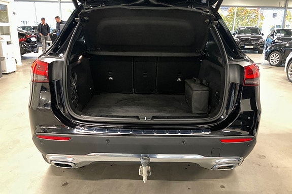 Mercedes-Benz GLA250 e 13 of 30