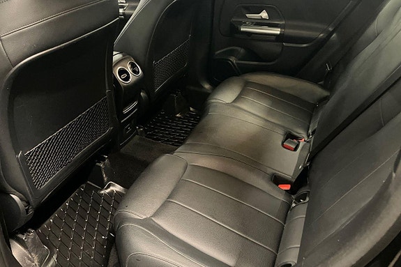 Mercedes-Benz GLA250 e 14 of 30