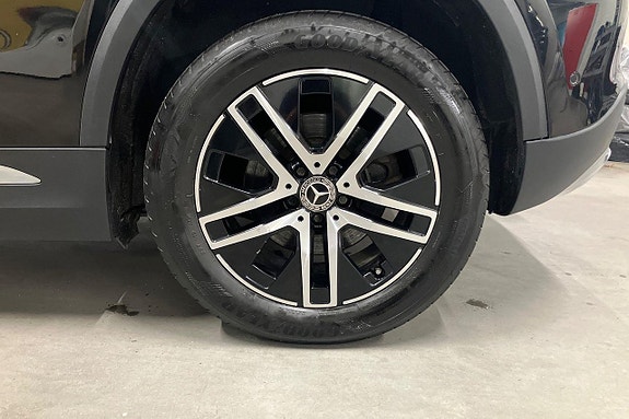 Mercedes-Benz GLA250 e 21 of 30