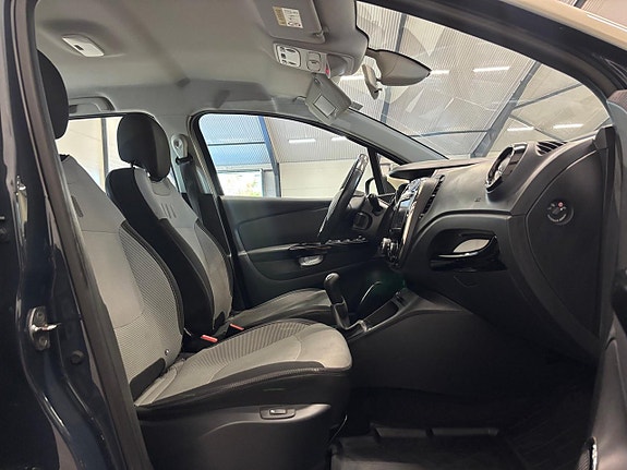 Renault Captur 18 of 24