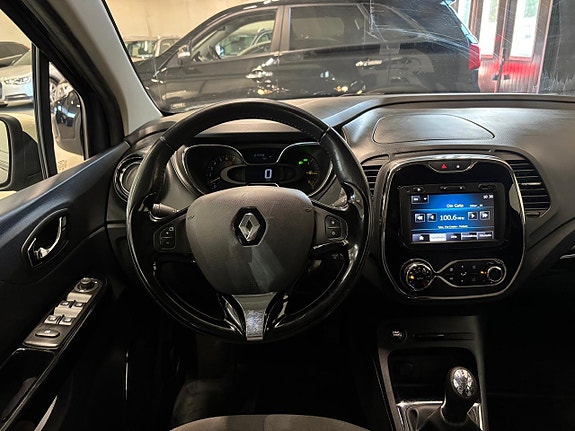 Renault Captur 10 of 24