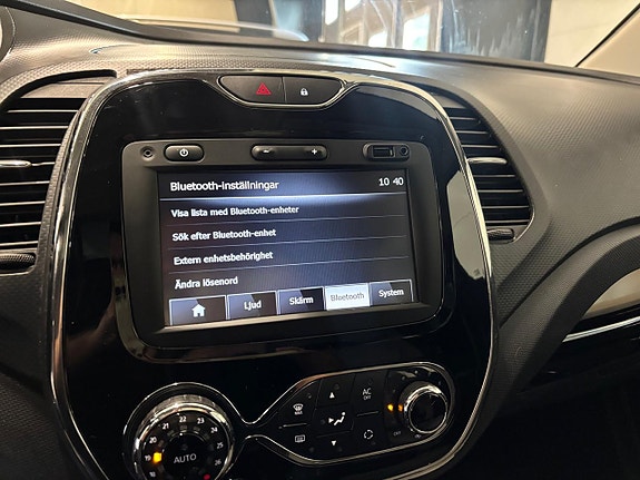 Renault Captur 16 of 24