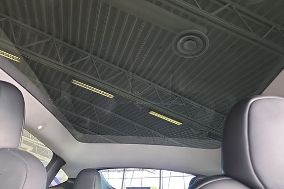 Tesla Model Y 14 of 14