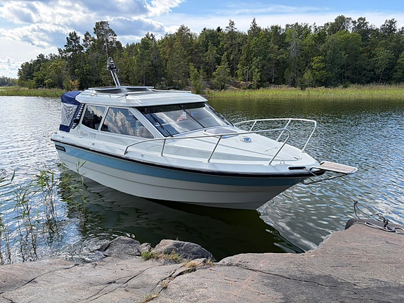 Flipper 717S Volvo Penta 570A V8 2 of 19