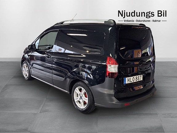 Ford Transit Courier 2 of 9