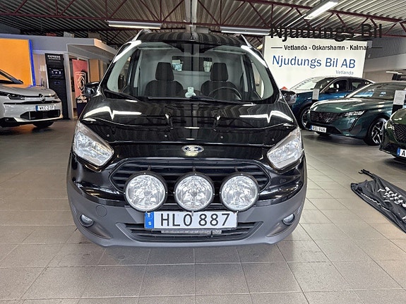 Ford Transit Courier 5 of 9