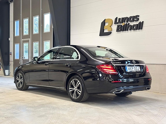 Mercedes-Benz E 220 d 4 of 30