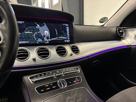 Mercedes-Benz E 220 d 14 of 30
