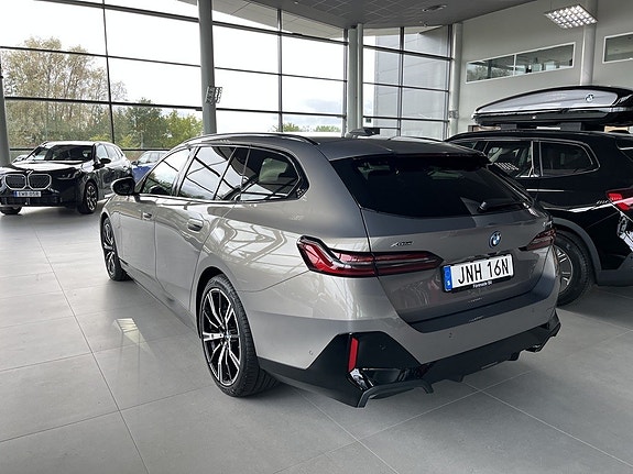 BMW 530e 13 of 16