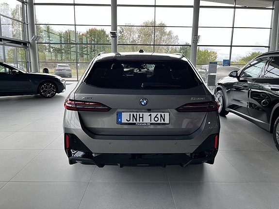 BMW 530e 14 of 16