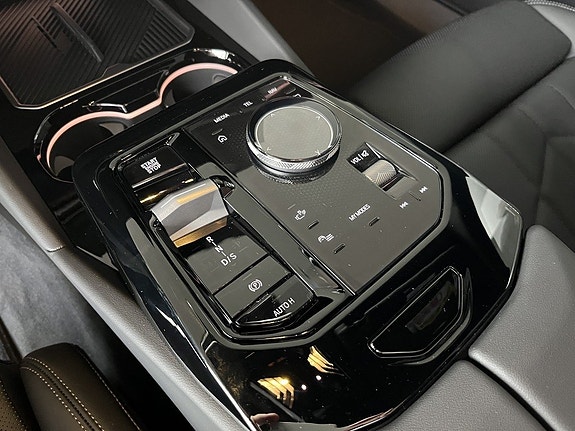 BMW 530e 8 of 16