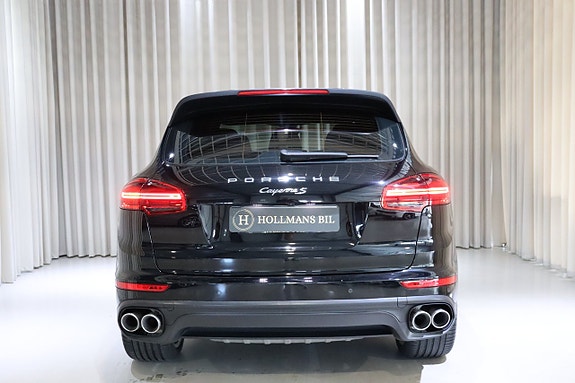 Porsche Cayenne S 11 of 30