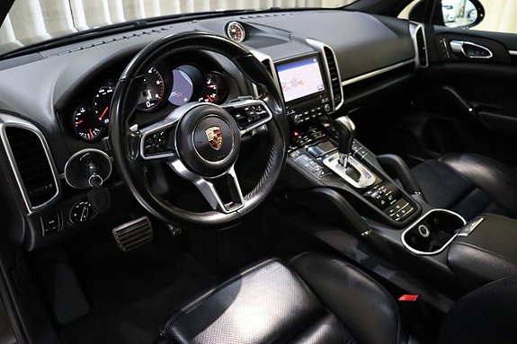 Porsche Cayenne S 20 of 30