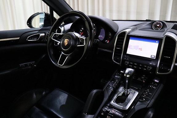 Porsche Cayenne S 24 of 30