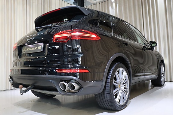 Porsche Cayenne S 13 of 30