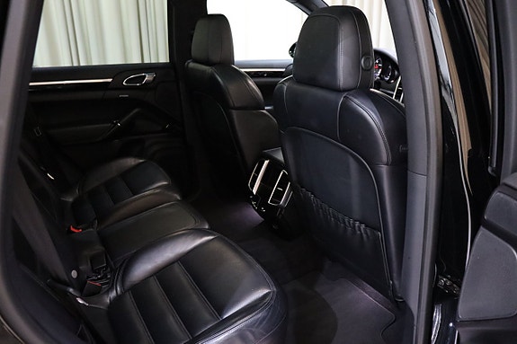 Porsche Cayenne S 14 of 30