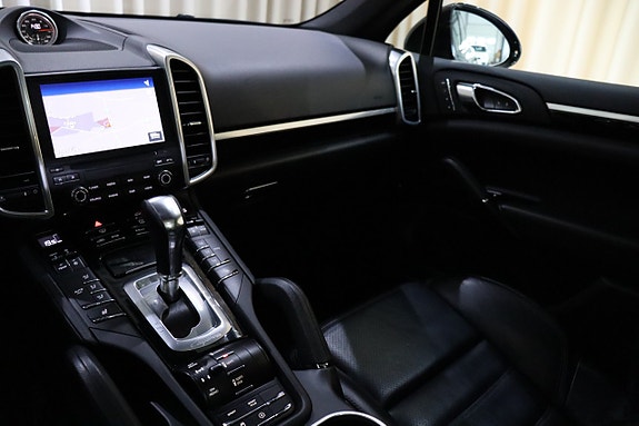 Porsche Cayenne S 29 of 30