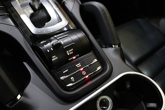 Porsche Cayenne S 28 of 30