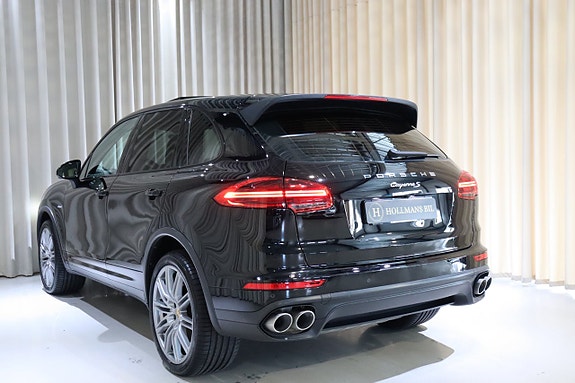 Porsche Cayenne S 8 of 30