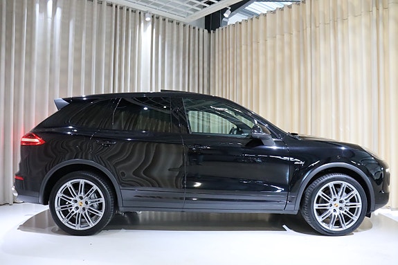 Porsche Cayenne S 4 of 30