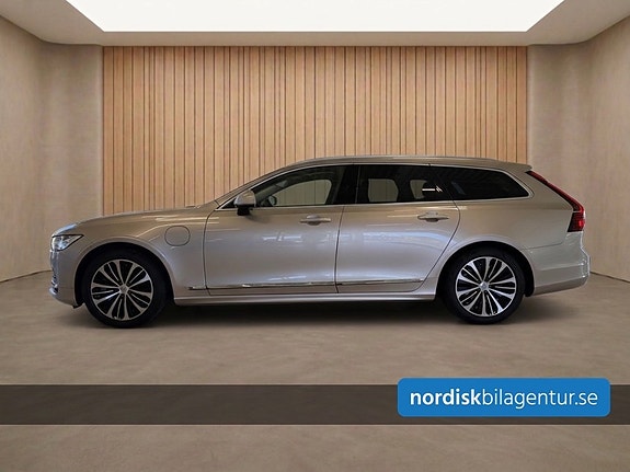Volvo V90 2 of 11