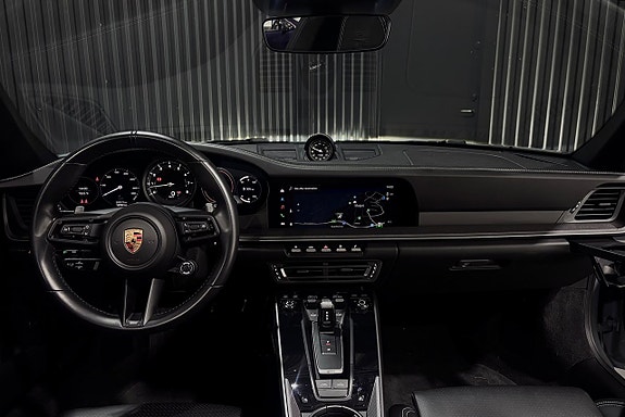 Porsche 911 Targa 4S 16 of 27