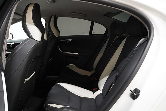 Volvo S60 20 of 22