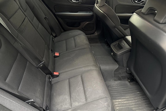 Volvo V60 Cross Country 13 of 15