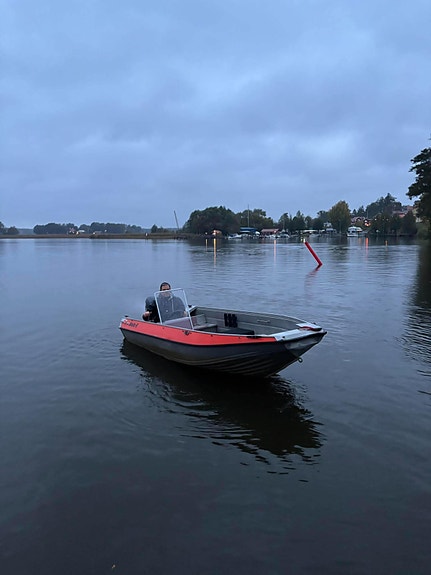 Buster R med 4-takt motor 3 of 3