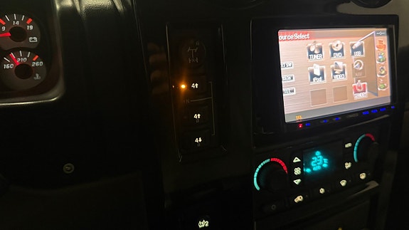 Hummer H2 19 of 25