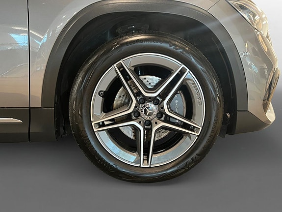 Mercedes-Benz GLA 200 14 of 15