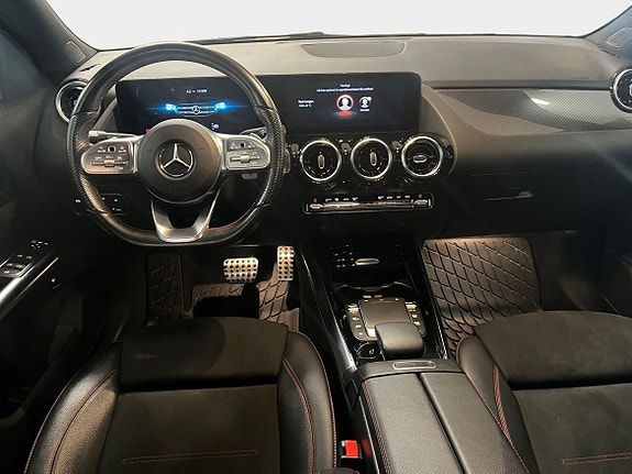 Mercedes-Benz GLA 200 10 of 15